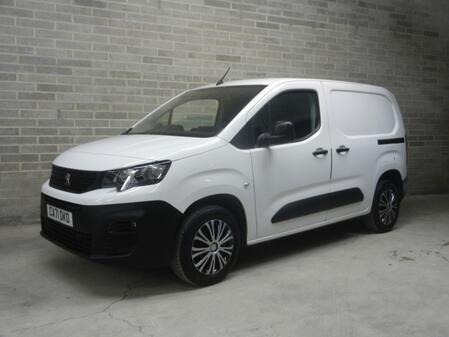 PEUGEOT PARTNER 1.5 BlueHDi 1000 Professional Premium