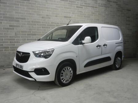 VAUXHALL COMBO 1.5 Turbo D 2300 Sportive